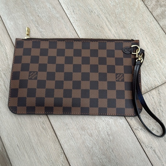 Louis Vuitton wristlet - Picture 3 of 3